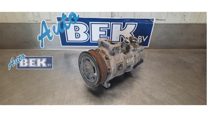Usagé Compresseur de clim Volkswagen Golf VII Variant (AUVV) 1.6 TDI 16V Prix € 49,00 Règlement à la marge proposé par Auto Bek