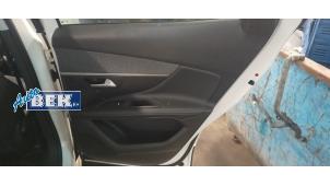 Usados Placa de puerta de 4 puertas derecha detrás Peugeot 3008 II (M4/MC/MJ/MR) 1.2 12V e-THP PureTech 130 Precio de solicitud ofrecido por Auto Bek