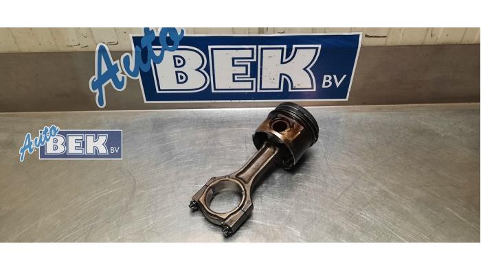 Używane Tlok BMW 5 serie Touring (F11) 520d 16V Cena € 50,00 Procedura marży oferowane przez Auto Bek