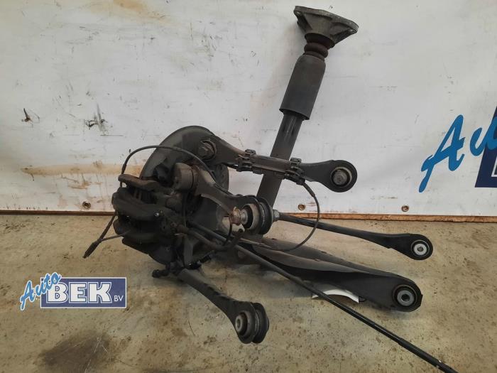 Rear suspension system, right from a BMW 3 serie (F30) 320d 2.0 16V 2017