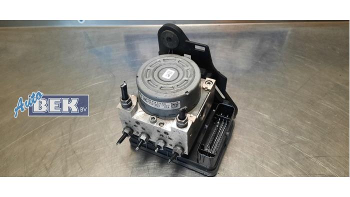 Usagé Bloc ABS Skoda Superb Combi (3V5) 2.0 TSI 16V 4x4 Prix € 145,00 Règlement à la marge proposé par Auto Bek