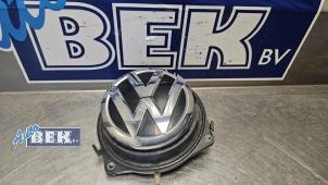 Usagé Poignée couvercle coffre Volkswagen Golf VII (AUA) 1.6 TDI BMT 16V Prix € 40,00 Règlement à la marge proposé par Auto Bek