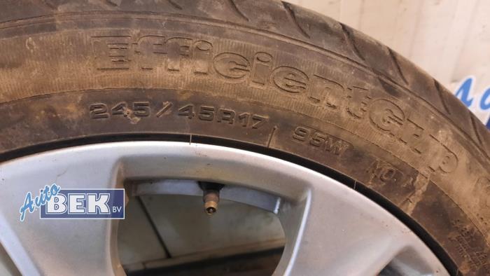Wheel + tyre from a Mercedes-Benz E (W212) E-220 CDI 16V BlueEfficiency,BlueTEC 2009