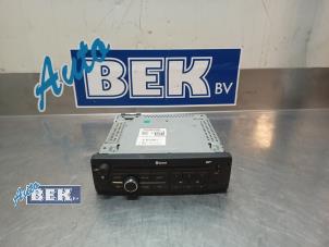 Usados Reproductor de CD y radio Opel Movano 2.3 CDTi 16V FWD Precio € 149,99 Norma de margen ofrecido por Auto Bek