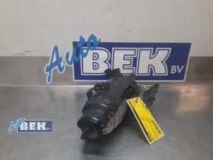 Usados Bomba de diésel Kia Cee'd Sportswagon (JDC5) 1.6 CRDi 16V VGT Precio de solicitud ofrecido por Auto Bek