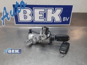 Usagé Serrure de contact + clé Volkswagen Golf VI (5K1) 1.4 TSI 160 16V Prix sur demande proposé par Auto Bek