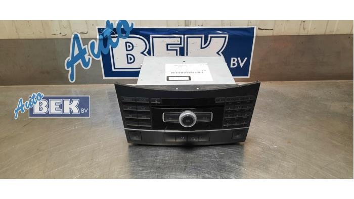Używane System nawigacji Mercedes E (W212) E-200 CDI 16V BlueEfficiency,BlueTEC Cena € 100,00 Procedura marży oferowane przez Auto Bek