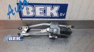 Used Wiper motor + mechanism Kia Cee'd (JDB5) 1.6 GT 16V Price on request offered by Auto Bek