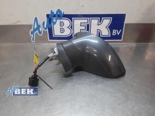 Used Wing mirror, left Seat Leon (1P1) 1.6 TDI 16V 105 Price on request offered by Auto Bek