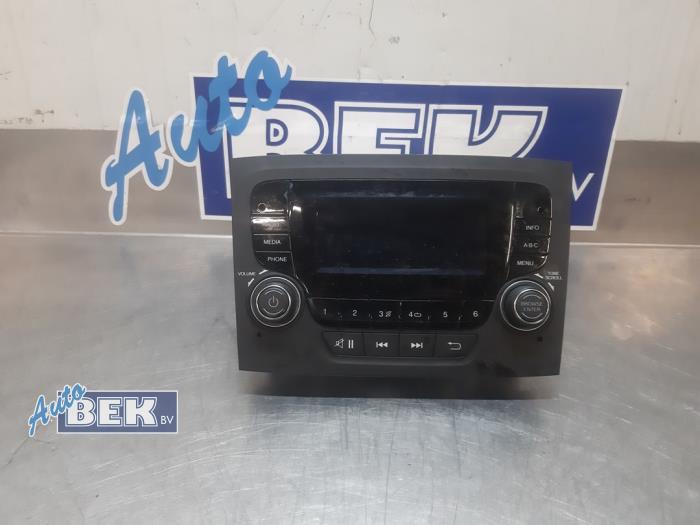 Używane Radio Fiat Doblo Cargo (263) 1.3 D Multijet Cena € 160,00 Procedura marży oferowane przez Auto Bek