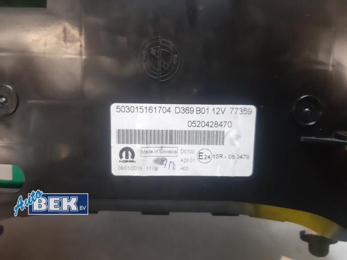 Cuentakilómetros de un Fiat Doblo Cargo (263) 1.3 D Multijet 2018