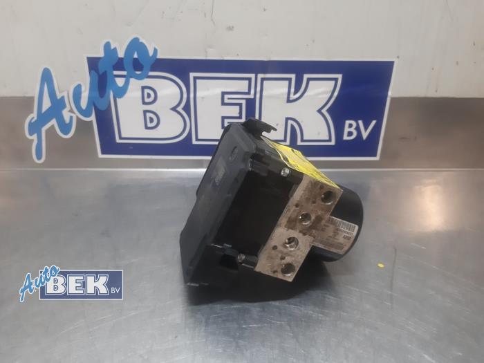 ABS pump from a Fiat Doblo Cargo (263) 1.3 D Multijet 2018