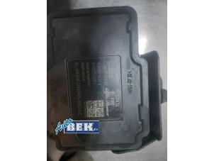 Bloc ABS d'un Fiat Doblo Cargo (263) 1.3 D Multijet 2018