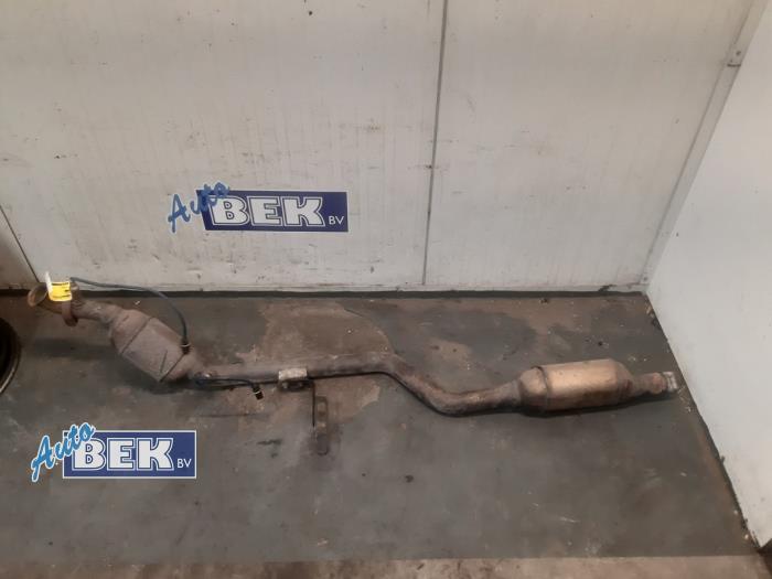 Catalytic converter from a Mercedes-Benz S (W220) 5.0 S-500 V8 24V 1999