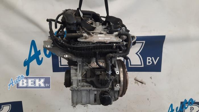 Motor van een Volkswagen Golf VII Variant (AUVV) 1.0 TSI 12V BlueMotion Technology 2020