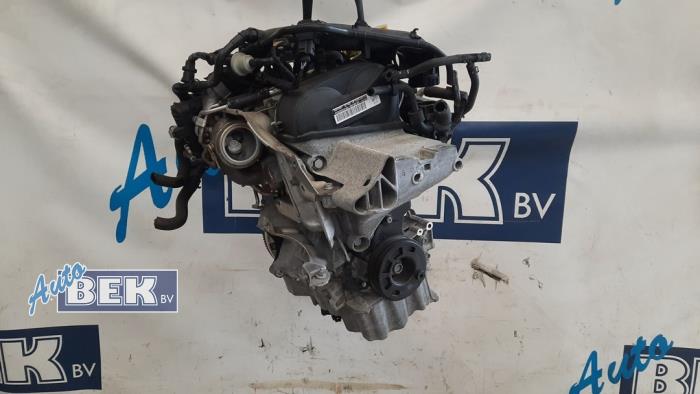 Motor van een Volkswagen Golf VII Variant (AUVV) 1.0 TSI 12V BlueMotion Technology 2020