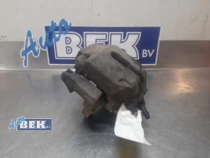 Used Front brake calliper, right BMW 3 serie Touring (E91) 330Xd 24V Price on request offered by Auto Bek