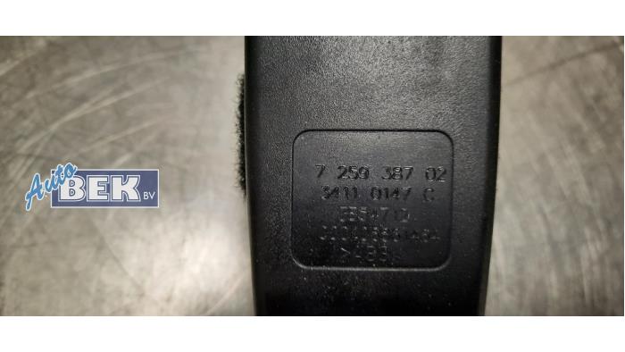 Tendeur de ceinture gauche d'un BMW 3 serie (F30) 316i 1.6 16V 2012