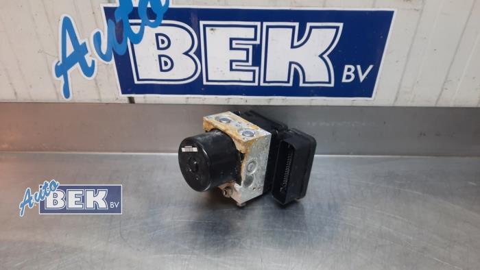 Usagé Pompe ABS Volvo V60 I (FW/GW) 2.0 D4 16V Prix € 45,00 Règlement à la marge proposé par Auto Bek