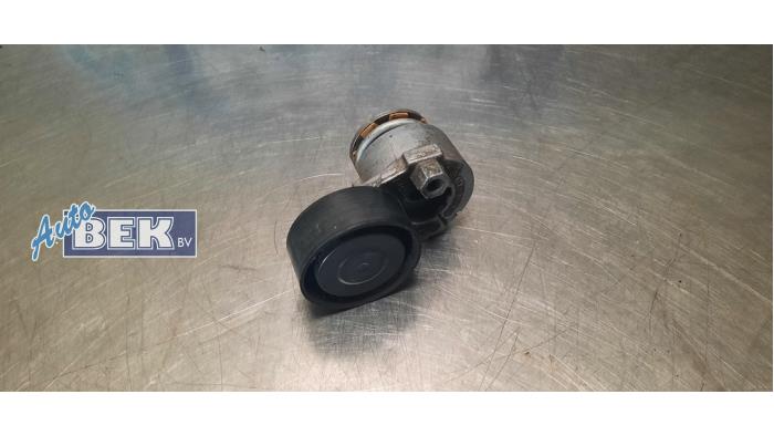 Usados Rodillo tensor correa múltiple Renault Clio IV (5R) 1.5 Energy dCi 90 FAP Precio € 25,00 Norma de margen ofrecido por Auto Bek