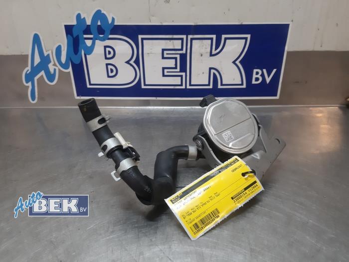 Begagnade Extra vattenpump Kia Sportage (NQ5E) 1.6 T-GDi Hybrid 16V Pris € 169,99 Marginaltabell erbjuds av Auto Bek