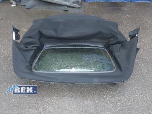 Usagé Plaque de protection toit cabriolet Volkswagen Golf III Cabrio (1E) 1.8 Prix sur demande proposé par Auto Bek
