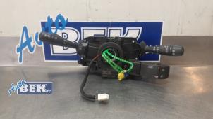 Used Steering column stalk Renault Clio IV (5R) 0.9 Energy TCE 90 12V Price on request offered by Auto Bek