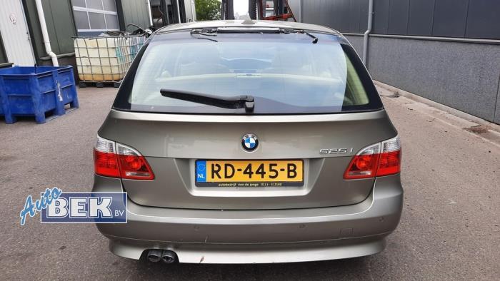 Tailgate from a BMW 5 serie Touring (E61) 525i 24V 2005