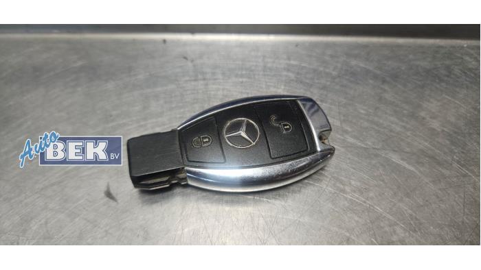Key from a Mercedes-Benz C (W204) 3.0 C-320 CDI V6 24V 2008