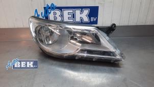 Used Headlight, right Volkswagen Tiguan (5N1/2) 1.4 TSI 16V Price on request offered by Auto Bek
