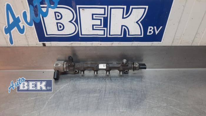 Usagé Distributeur de carburant Volkswagen Caddy Combi IV 2.0 TDI 102 Prix € 140,00 Règlement à la marge proposé par Auto Bek
