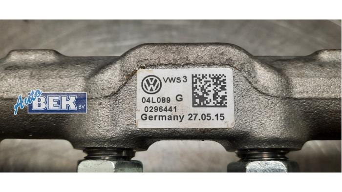 Kraftstoffverteiler van een Volkswagen Caddy Combi III (2KB,2KJ) 2.0 TDI 16V DPF 2015