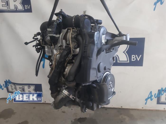 Engine from a Volvo V40 (MV) 2.0 D4 16V 2014