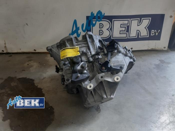 Gearbox from a Volvo V40 (MV) 2.0 D4 16V 2014