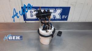 Usados Bomba eléctrica de combustible Volkswagen Golf VII (AUA) 1.6 TDI BMT 16V Precio € 95,00 Norma de margen ofrecido por Auto Bek