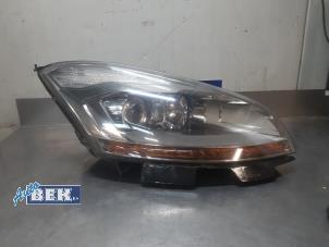 Used Headlight, right Citroen C4 Grand Picasso (UA) 2.0 HDiF 16V 135 Price on request offered by Auto Bek