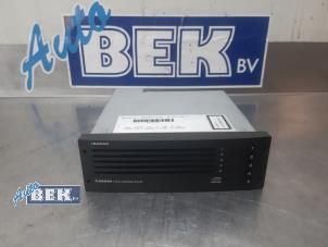 Used CD changer Citroen C4 Grand Picasso (UA) 2.0 HDiF 16V 135 Price on request offered by Auto Bek