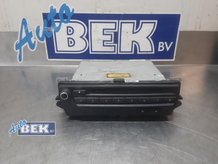Używane Radio BMW 3 serie Touring (E91) 320d 16V Cena € 119,99 Procedura marży oferowane przez Auto Bek