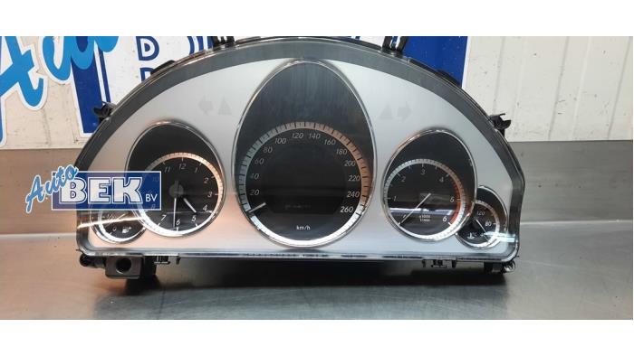 Begagnade Instrumentpanel Mercedes E (W212) E-220 CDI 16V BlueEfficiency,BlueTEC Pris € 150,00 Marginaltabell erbjuds av Auto Bek
