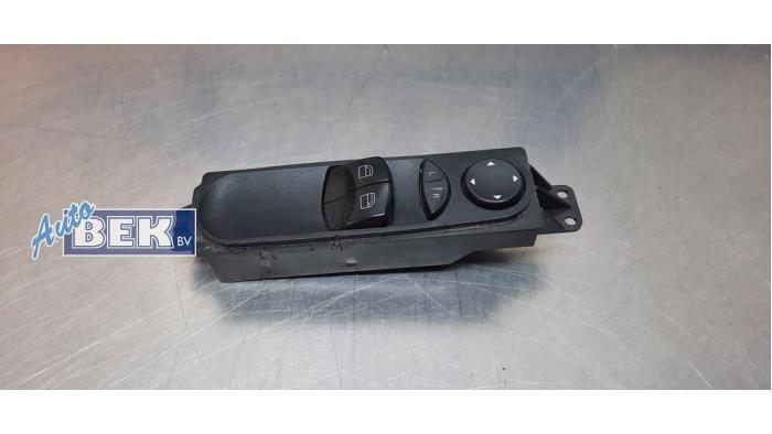 Usados Interruptor combinado de ventanillas Mercedes Sprinter 3,5t (906.63) 515 CDI 16V Precio € 45,00 Norma de margen ofrecido por Auto Bek