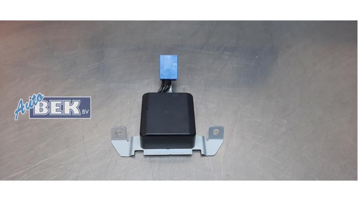 Używane Antena GPS Mazda CX-30 (DM) 2.0 e-SkyActiv-X 181 M Hybrid 16V Cena € 80,00 Procedura marży oferowane przez Auto Bek