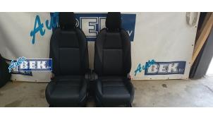 Używane Zestaw powlok (kompletny) Mazda CX-30 (DM) 2.0 e-SkyActiv-X 181 M Hybrid 16V Cena na żądanie oferowane przez Auto Bek