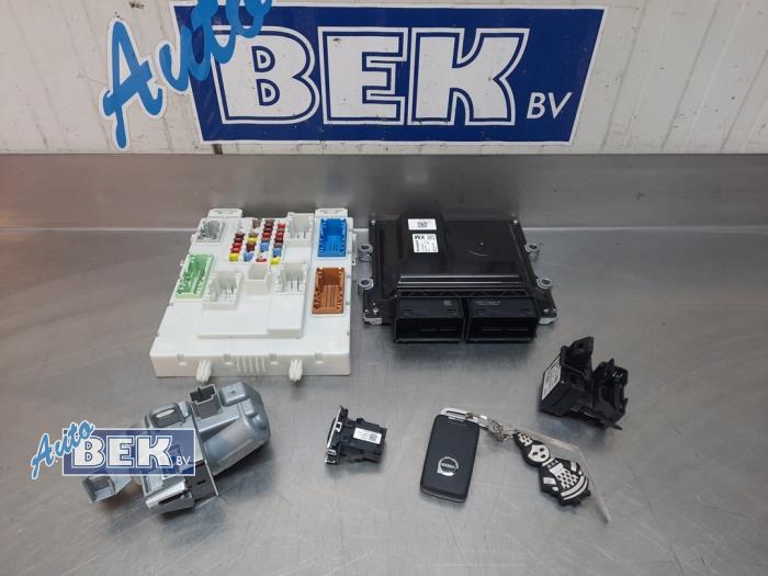 Used Ignition lock + computer Volvo V40 (MV) 1.5 T2 16V Geartronic Price € 350,00 Margin scheme offered by Auto Bek