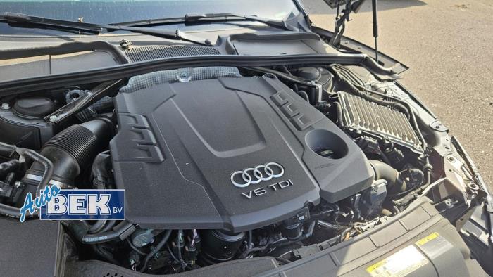 Motor van een Audi A5 Cabrio (F57/F5E) 3.0 TDI V6 24V Quattro 2017