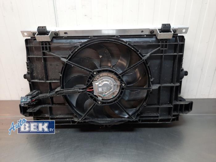 Usagé Radiateur Tesla Model 3 Long Range 75kWh Prix sur demande proposé par Auto Bek