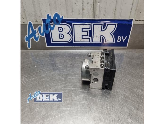 ABS-pump Volkswagen Golf VII (AUA), 2012 / 2021 1.6 TDI 16V, Halvkombi (Hatchback), Diesel, 1.598cc, 77kW (105pk), FWD, CLHA, 2012-08 / 2017-03 (Begagnad)