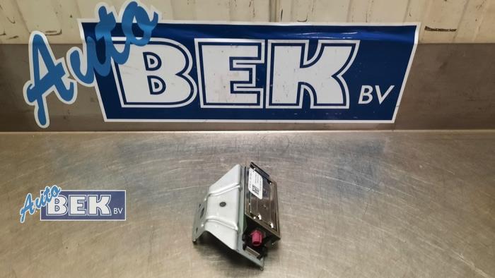 Używane Modul telefoniczny Mercedes A (177.0) 1.3 A-160 Turbo 16V Cena € 40,00 Procedura marży oferowane przez Auto Bek