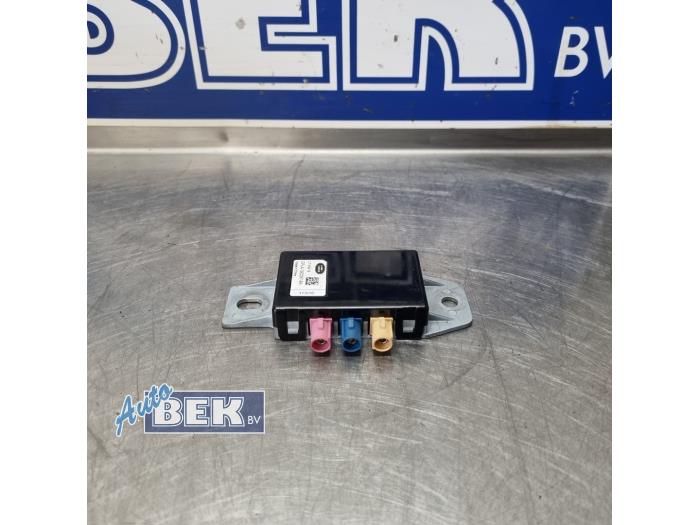 Używane Antena GPS Landrover Range Rover Evoque (LVJ/LVS) 2.0 D 180 16V Coupe Cena € 40,00 Procedura marży oferowane przez Auto Bek