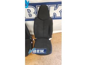 Begagnade Säte, vänster Toyota Aygo (B10) 1.0 12V VVT-i Pris på förfrågan erbjuds av Auto Bek