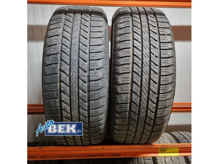 Używane Opona Cena € 80,00 Procedura marży oferowane przez Auto Bek